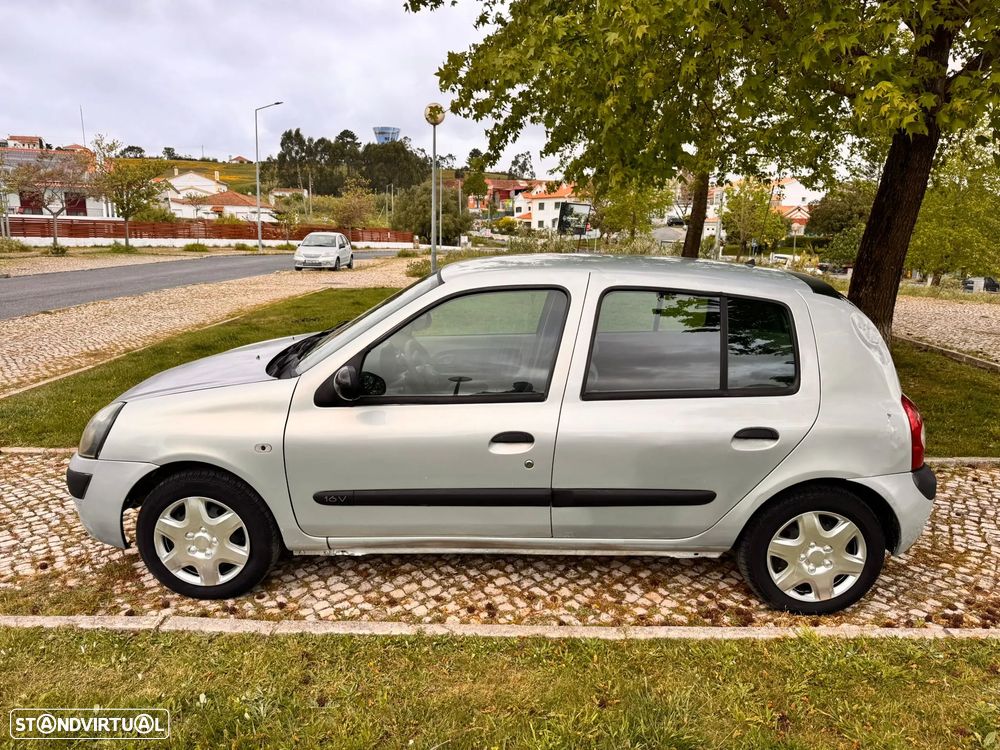 Renault Clio 1.2 16V Privilège - 2
