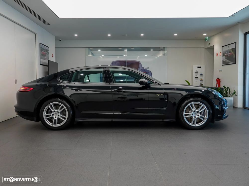 Porsche Panamera 4 E-Hybrid - 6