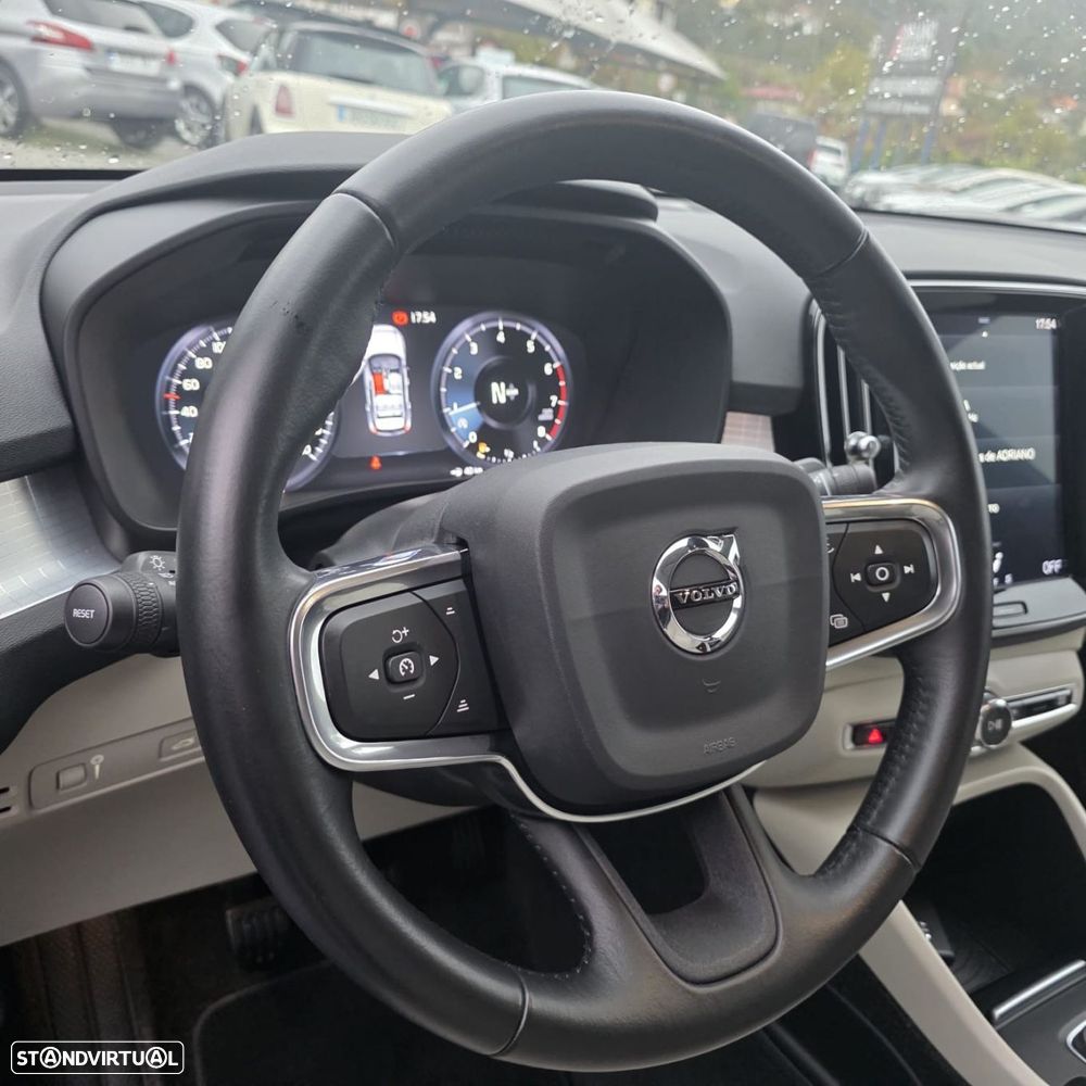 Volvo XC 40 1.5 T3 Momentum Tech Edition - 18