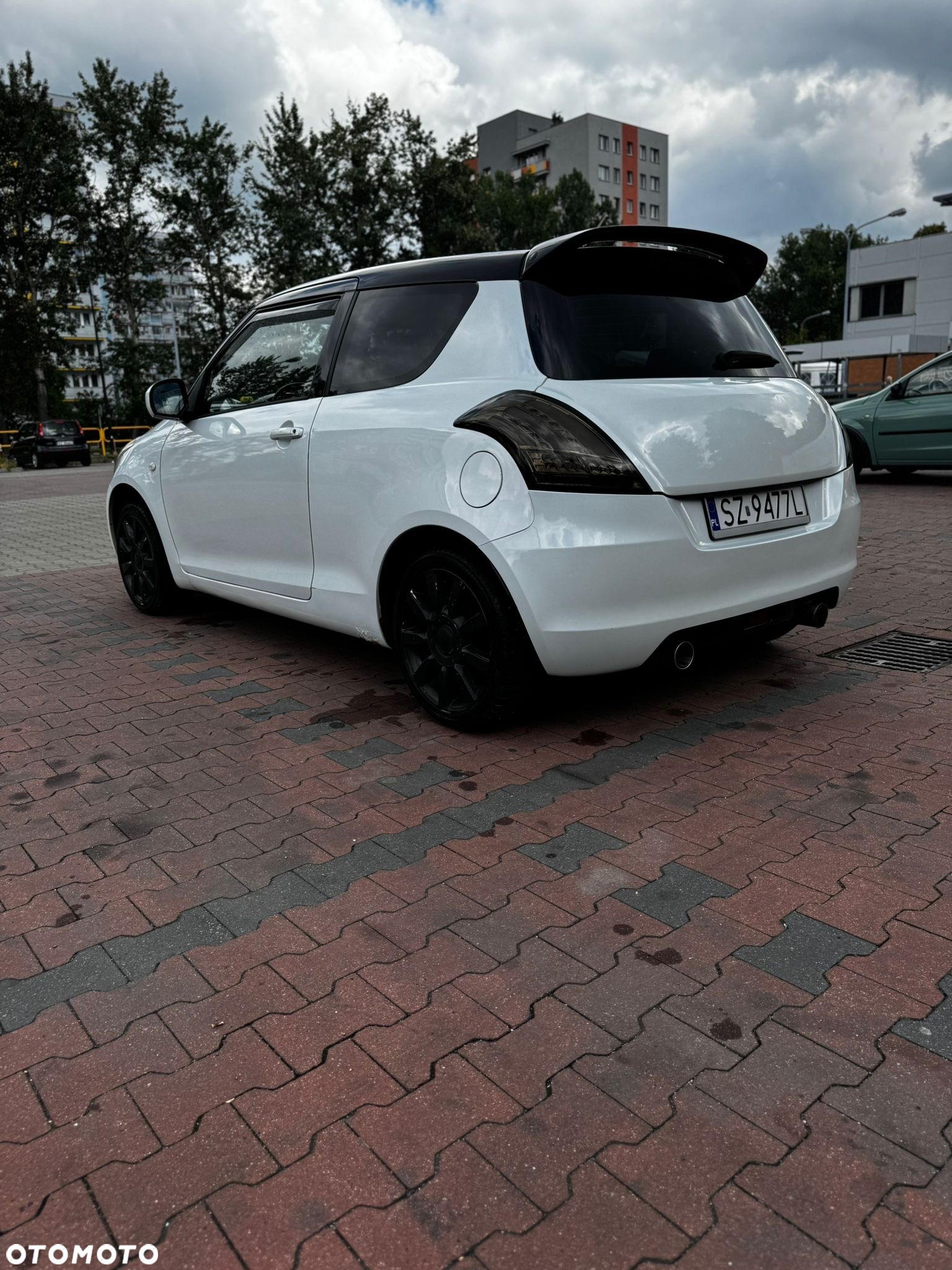 Suzuki Swift 1.2 BlackWhite - 2
