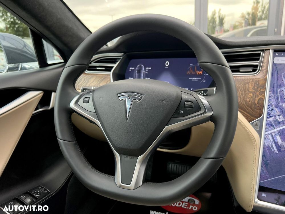 Tesla Model S - 11