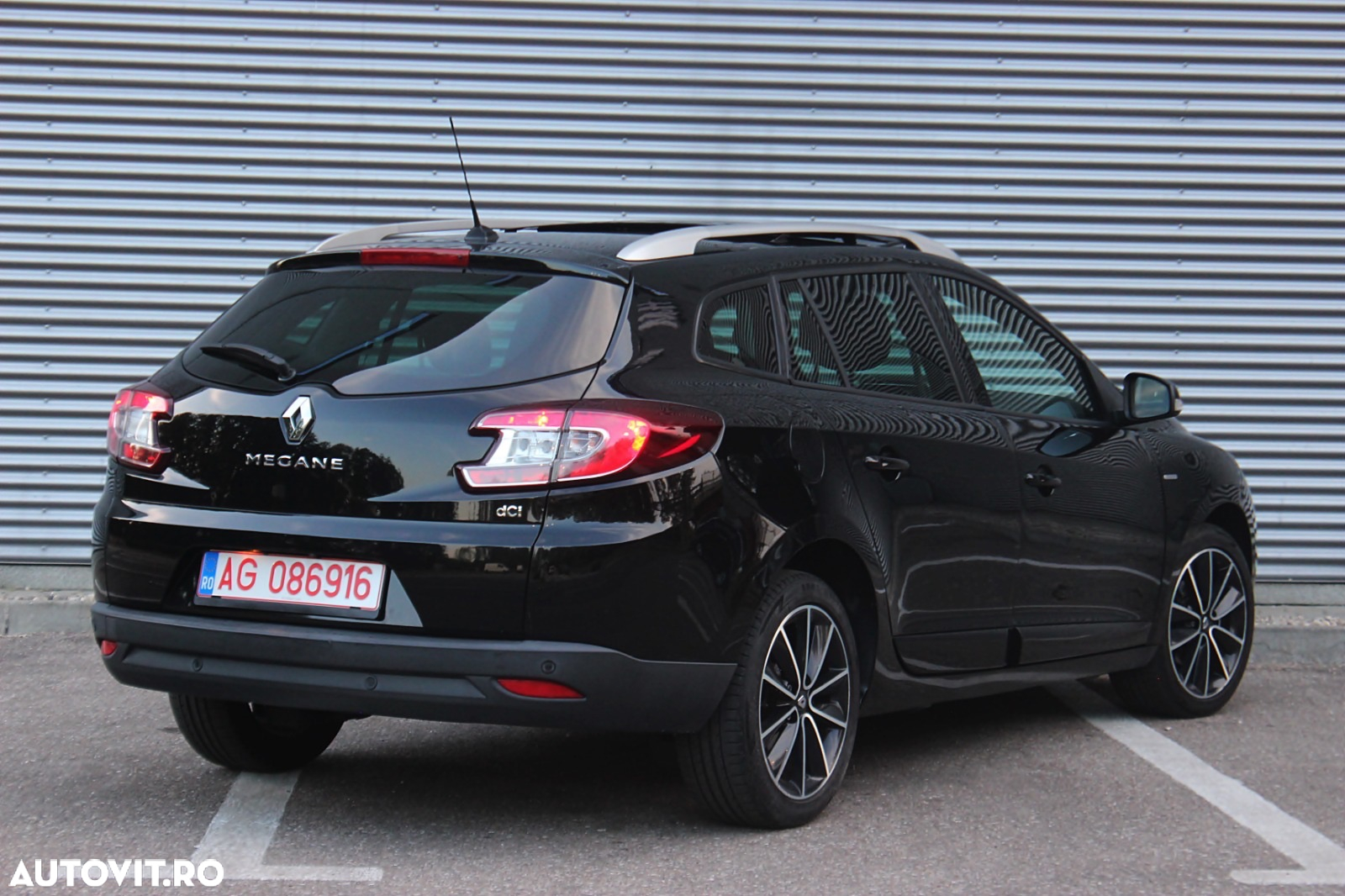 Renault Megane ENERGY dCi 110 Start & Stop Bose Edition - 4
