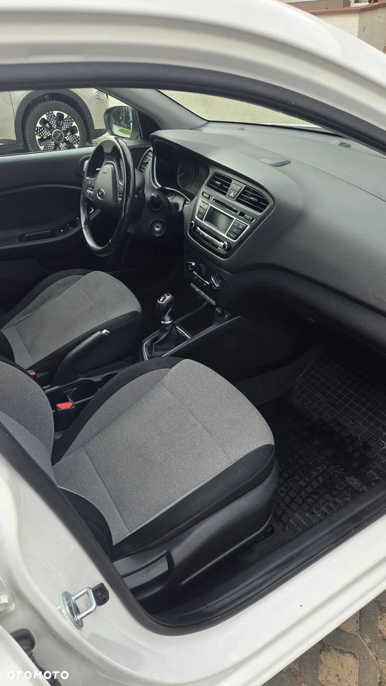 Hyundai i20 1.4 CRDI Comfort - 10