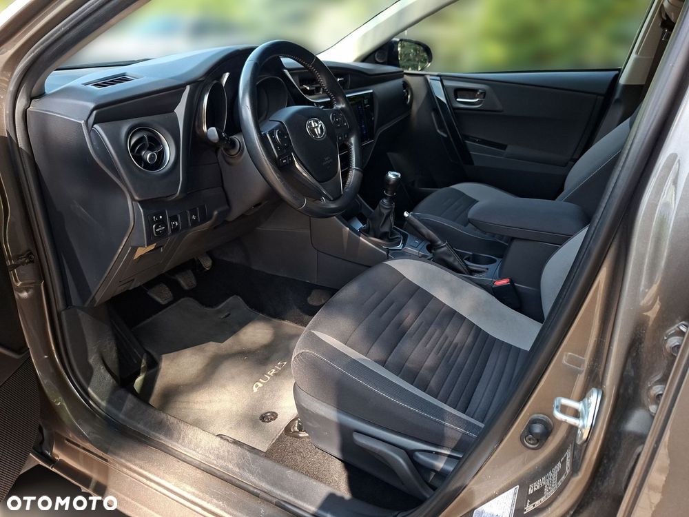 Toyota Auris - 9