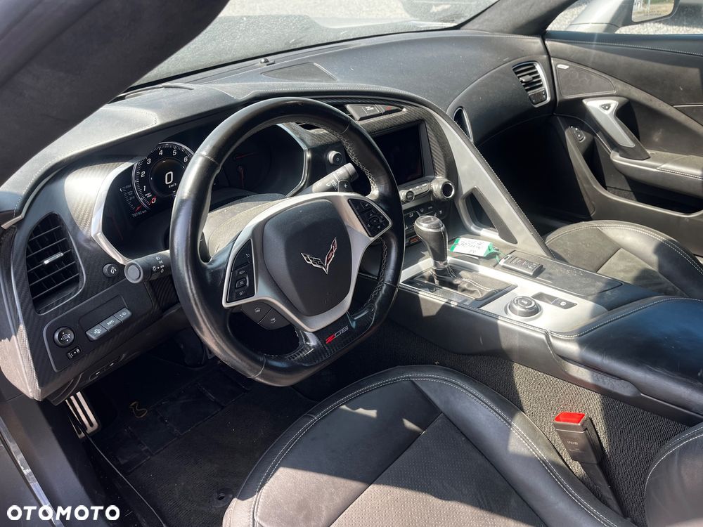Chevrolet Corvette - 11