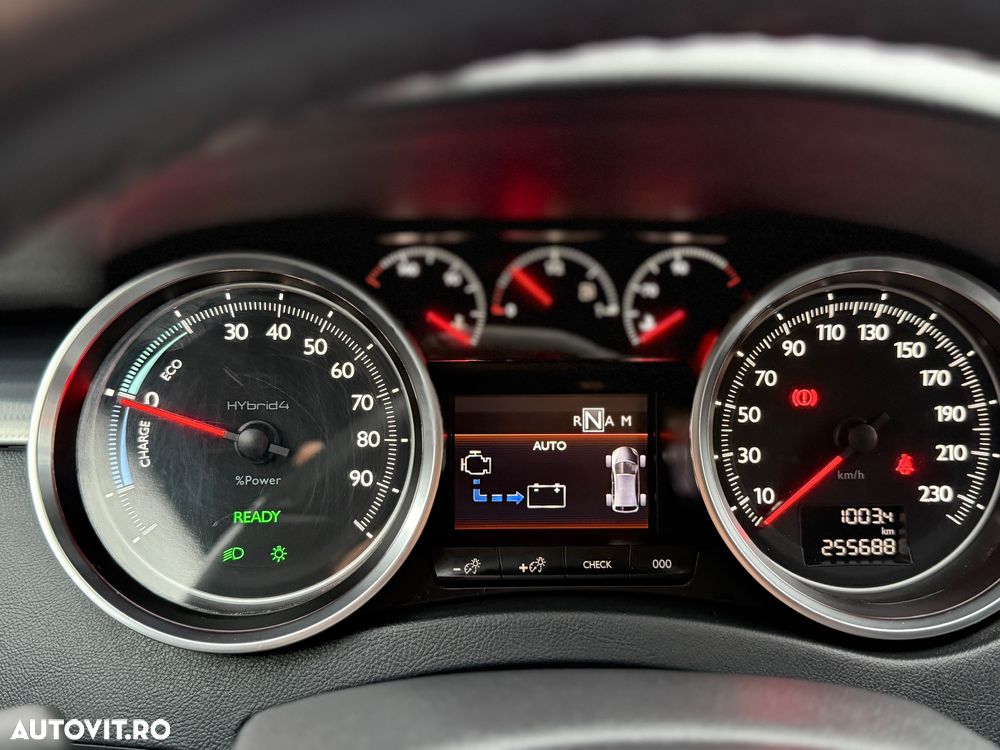 Peugeot 508 RXH Hybrid4 - 16