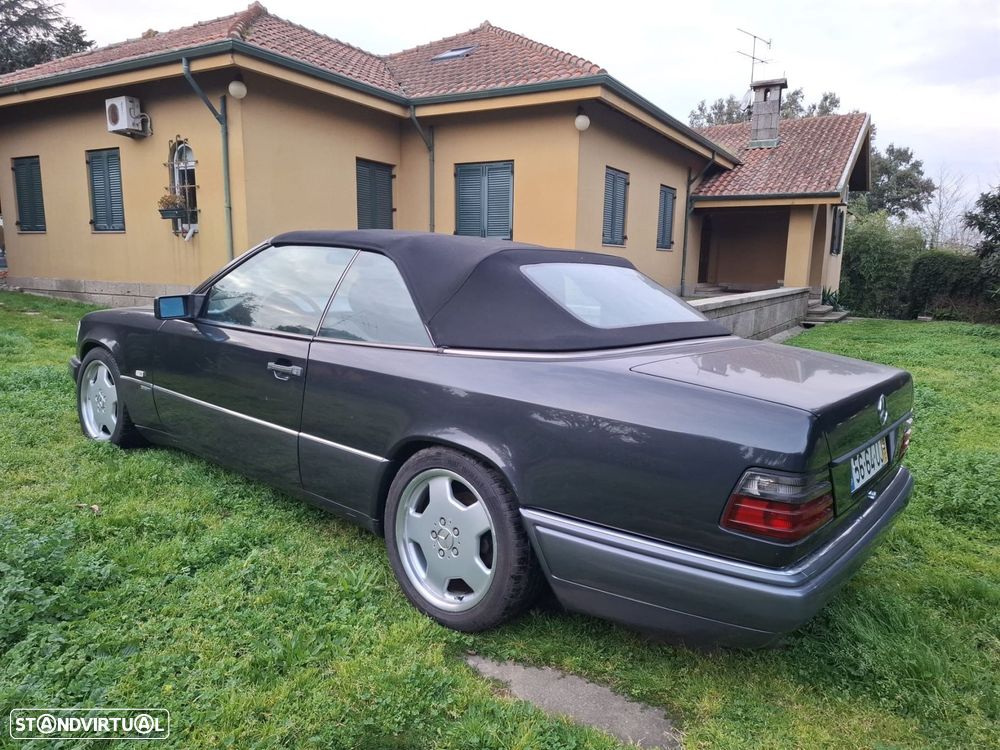 Mercedes-Benz E 200 - 11