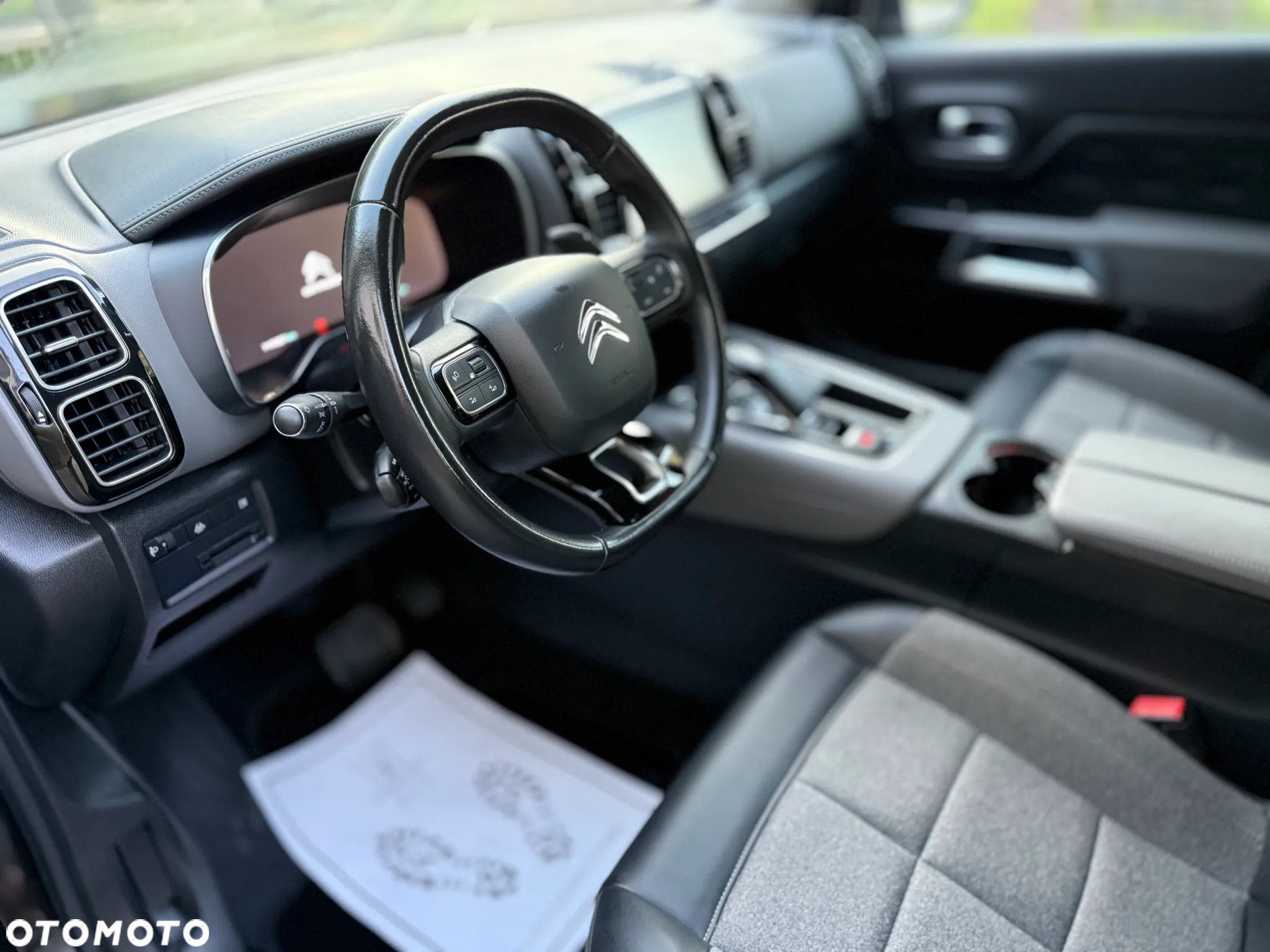Citroën C5 Aircross Hybrid 225 e.EAT8 SHINE PACK - 31