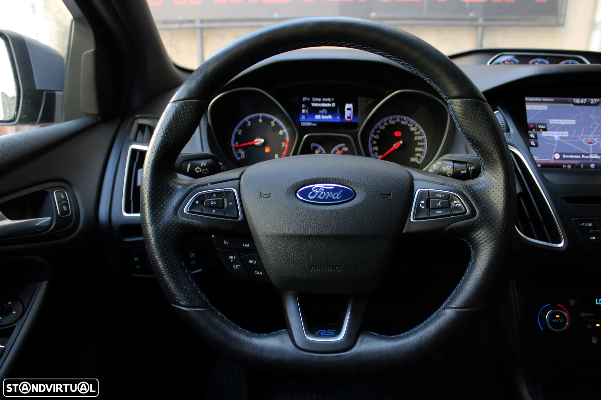 Ford Focus 2.3 EcoBoost RS - 32