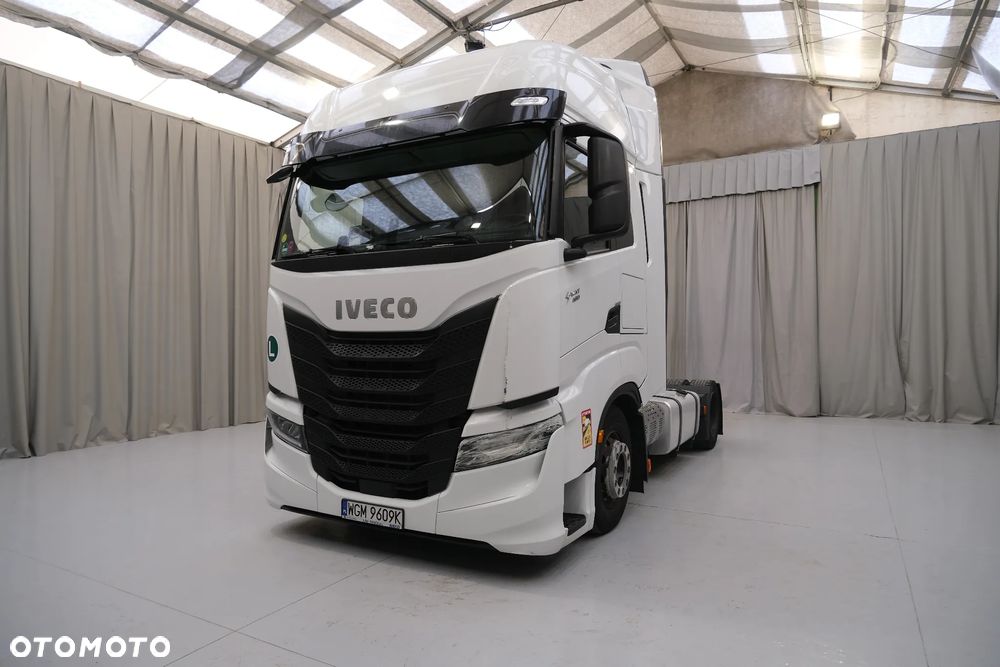 Iveco AS 440 S49 S-Way - 1