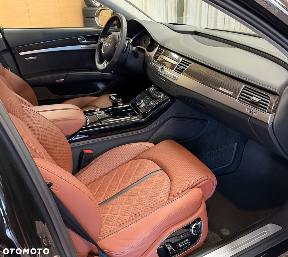 Audi S8 - 11