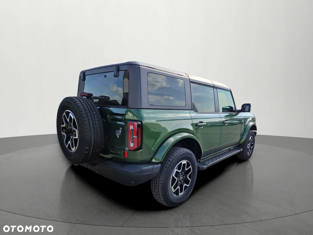 Ford Bronco - 7