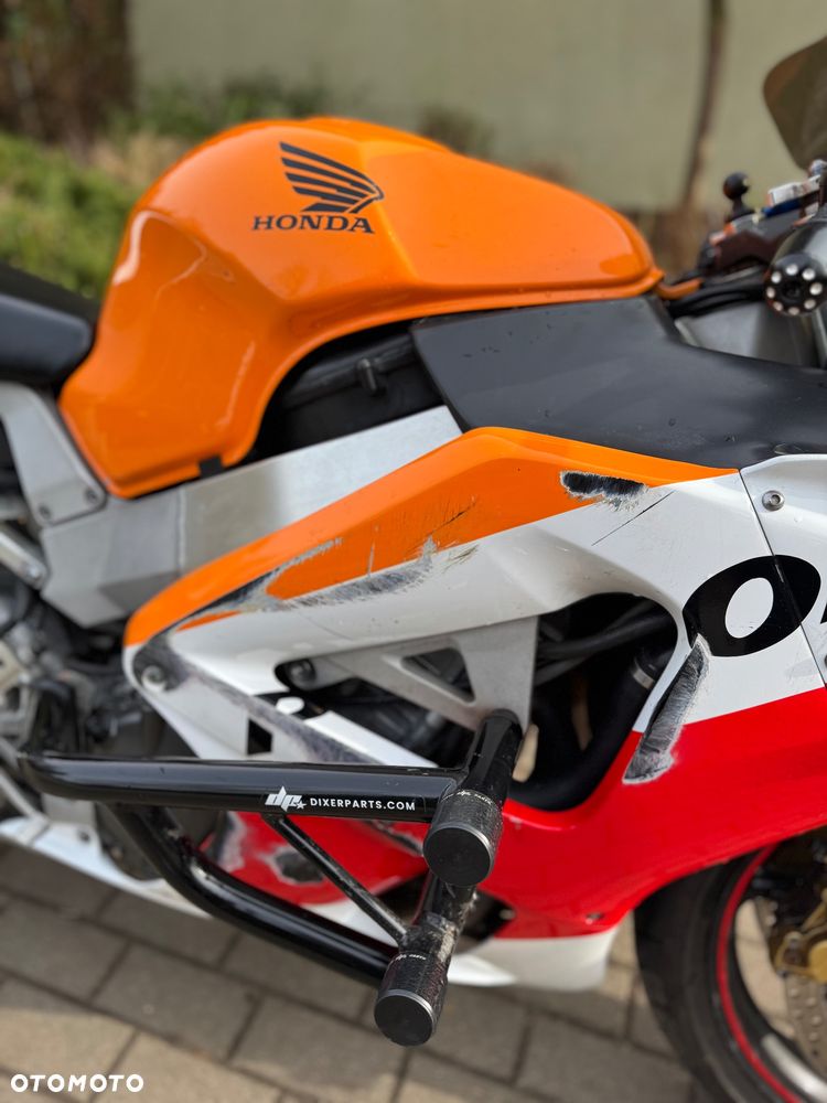 Honda CBR - 3