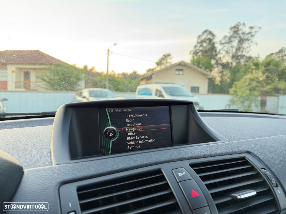 BMW 118 d Pack M - 12