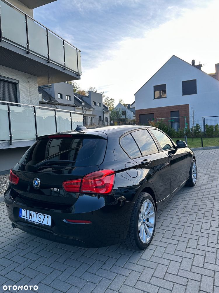 BMW Seria 1 116i - 4