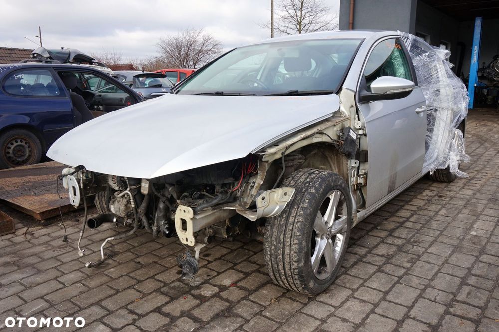 VOLKSWAGEN PASSAT B7 SEDAN 2012 LA7W 2.0 TDI CFFB 140KM NFU SREBRNY na części - 1