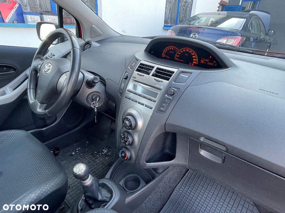 Toyota Yaris 1.0 VVT-i Team - 12