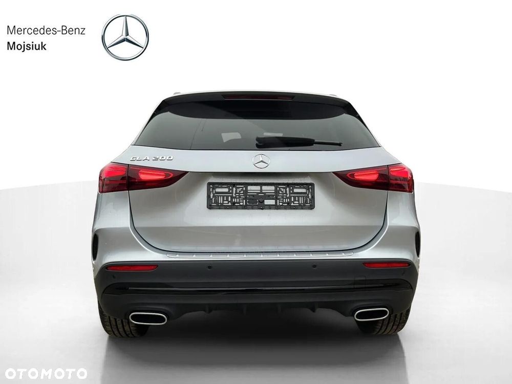 Mercedes-Benz GLA - 7