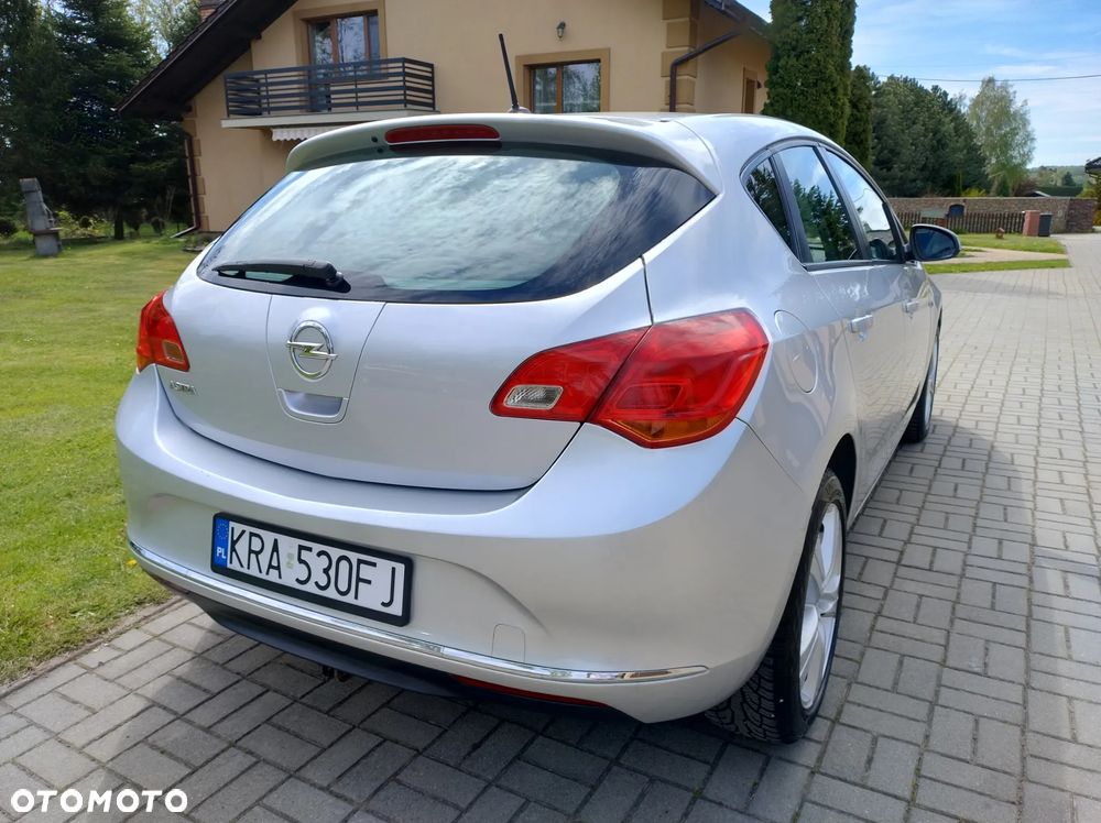 Opel Astra 1.6 Style - 9