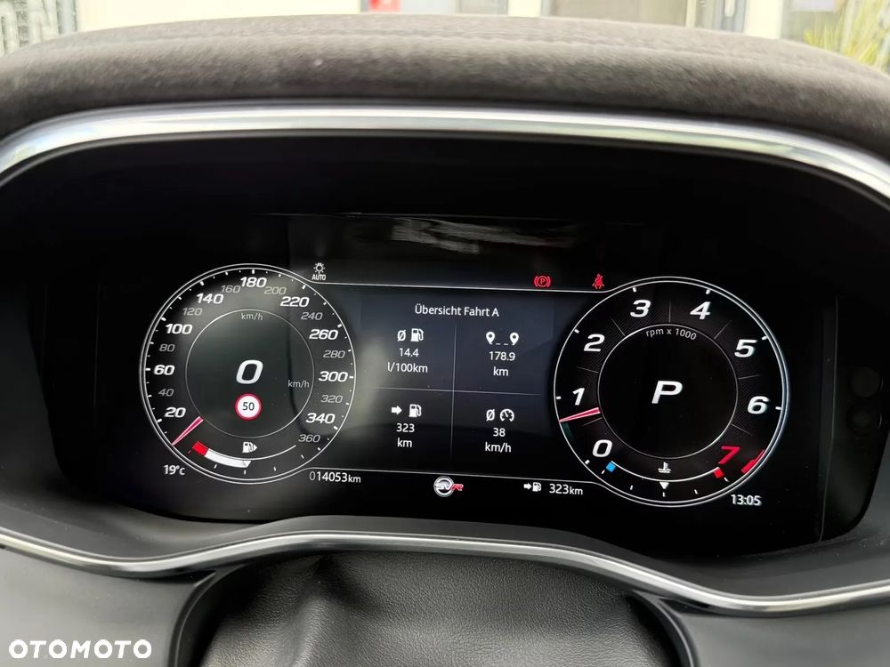 Jaguar F-Pace P550 AWD SVR - 13