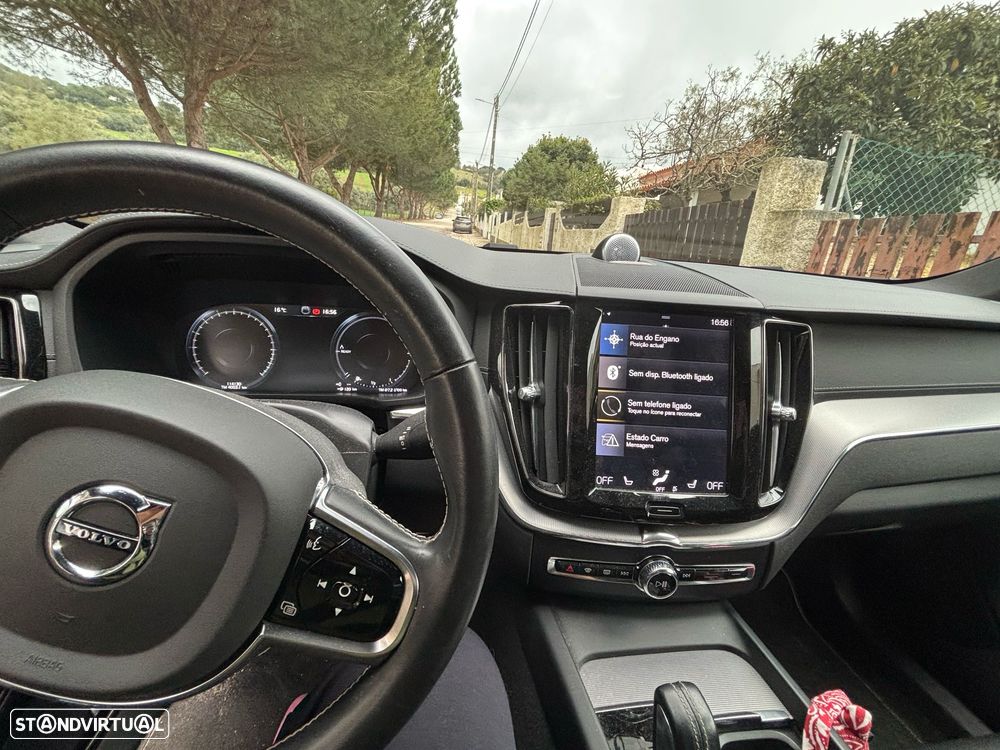 Volvo XC 60 2.0 T8 PHEV R-Design AWD - 6