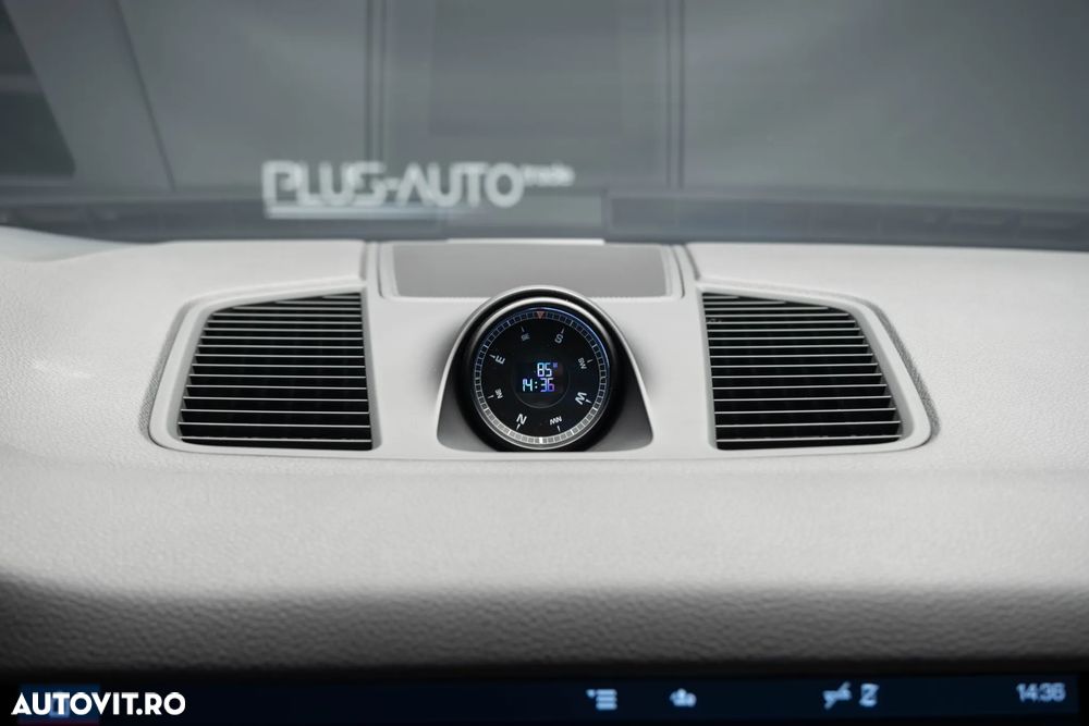 Porsche Cayenne - 30