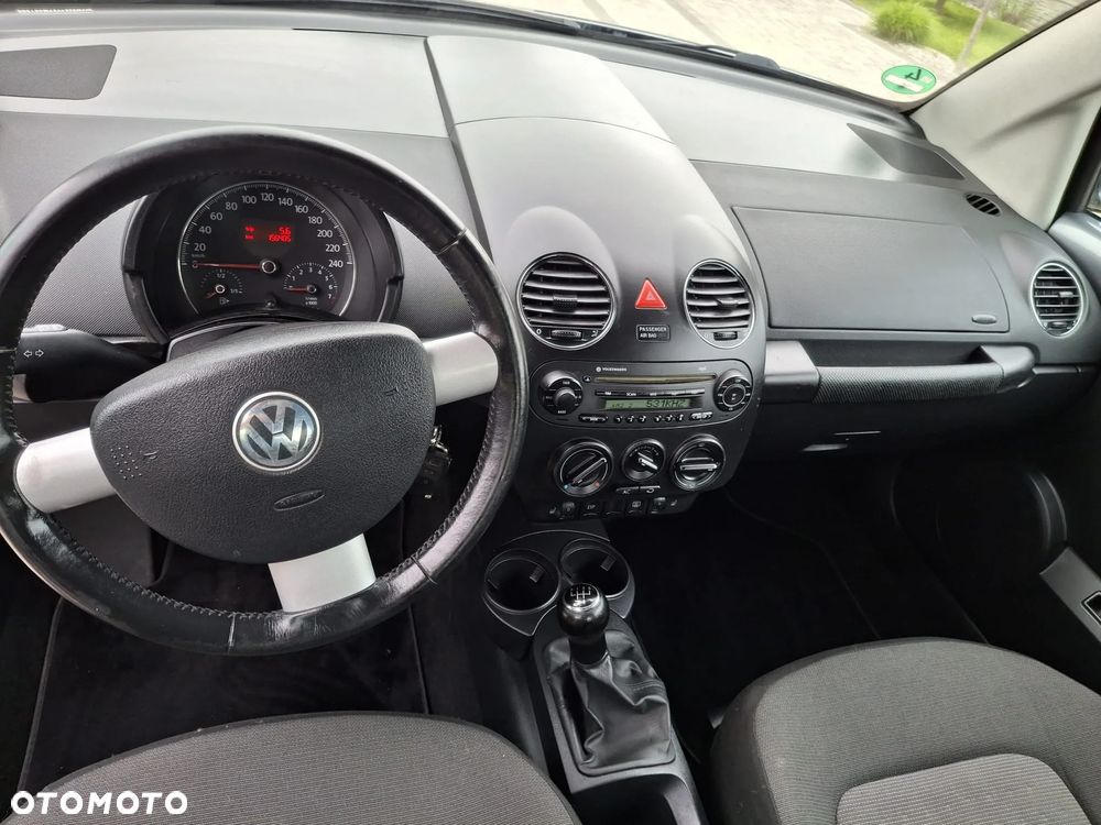 Volkswagen New Beetle - 23