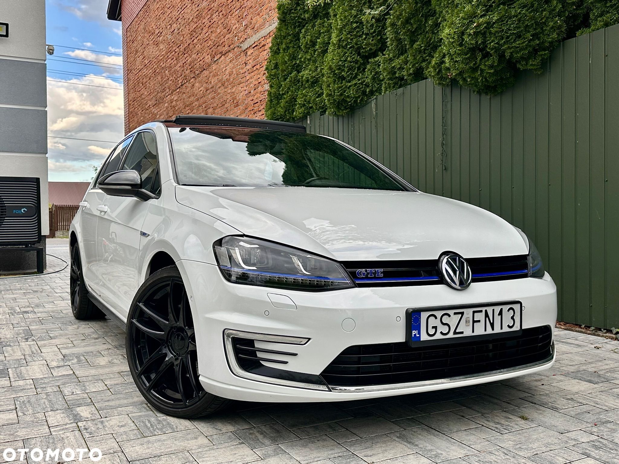 Volkswagen Golf - 1