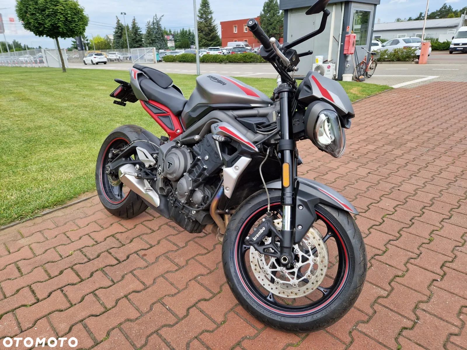 Triumph Street Triple - 1