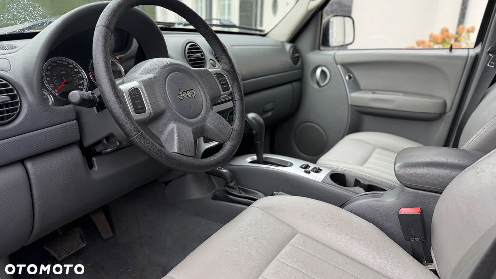Jeep Cherokee - 6