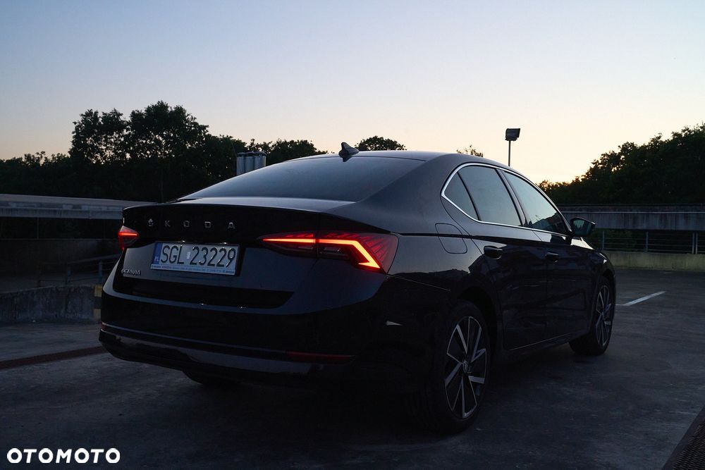 Skoda Octavia 2.0 TDI Ambition DSG - 2