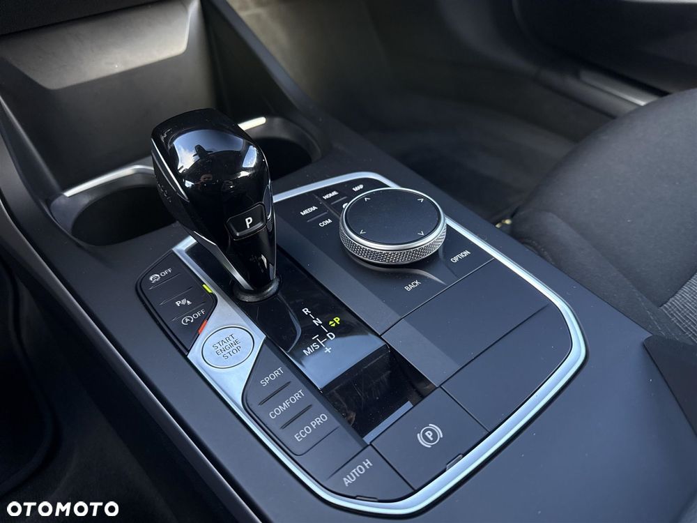 BMW Seria 1 118i - 12