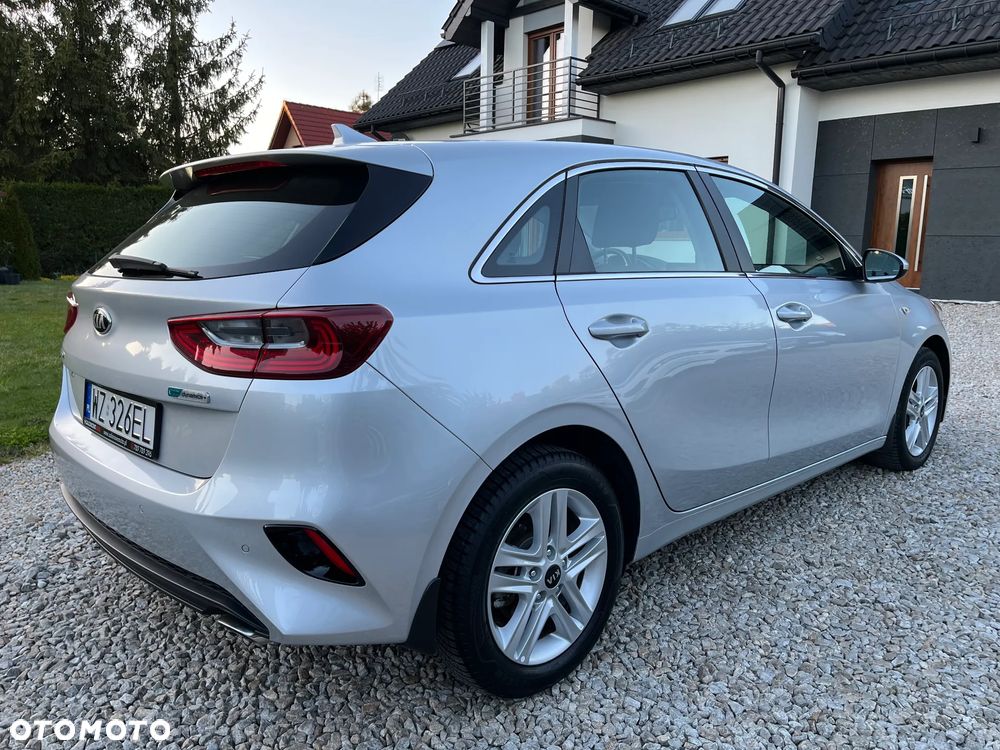 Kia Ceed 1.6 CRDi mHEV M - 3