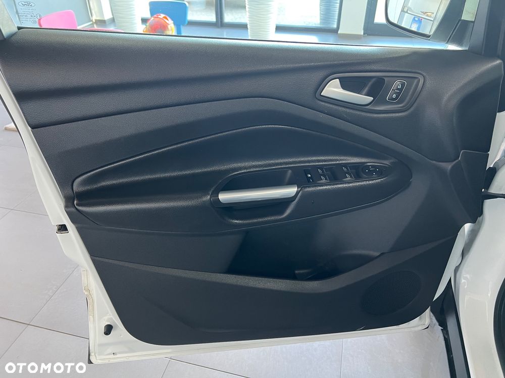 Ford Kuga - 25