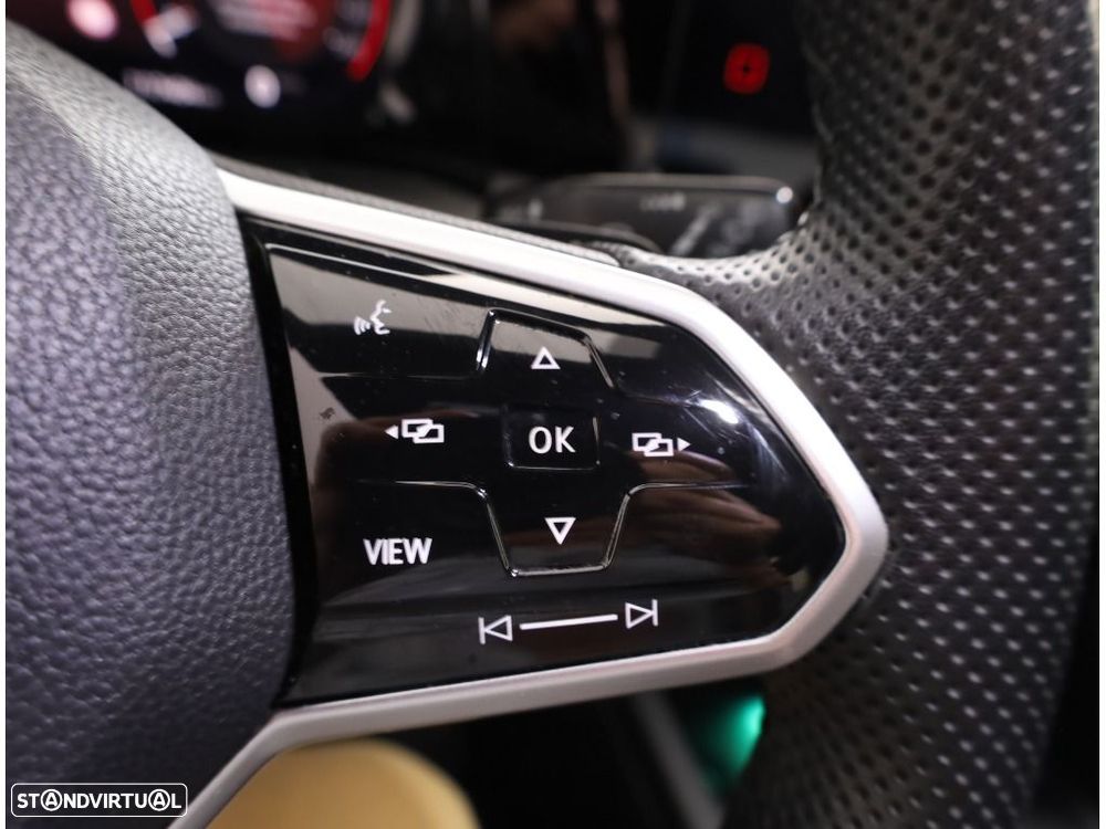 VW Golf 2.0 TDI GTD DSG - 35