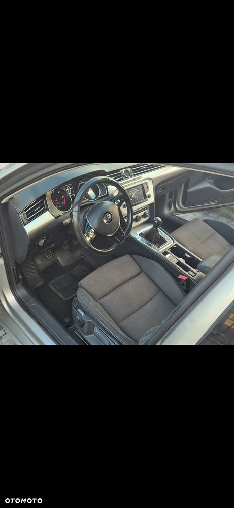 Volkswagen Passat - 10