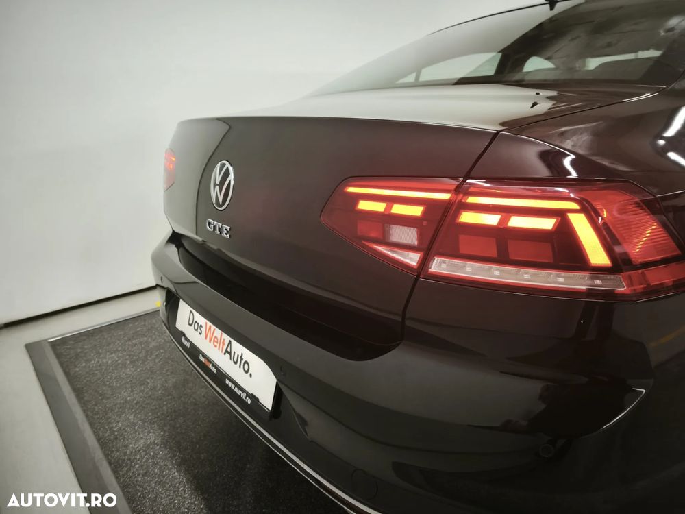 Volkswagen Passat - 8