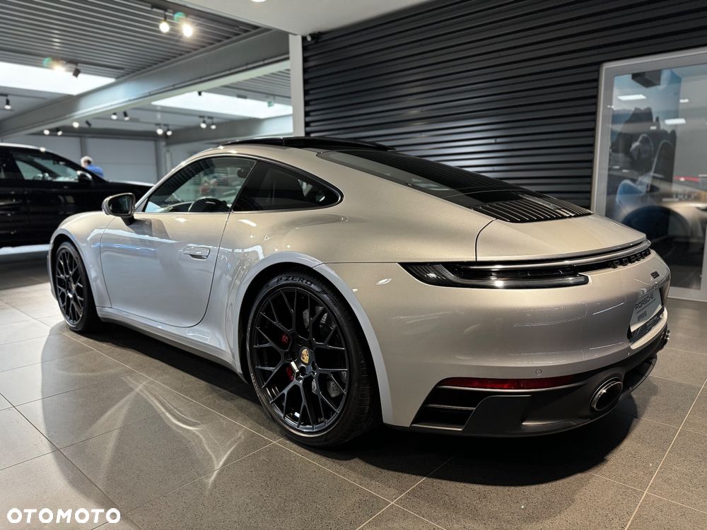 Porsche 911 Carrera GTS - 7