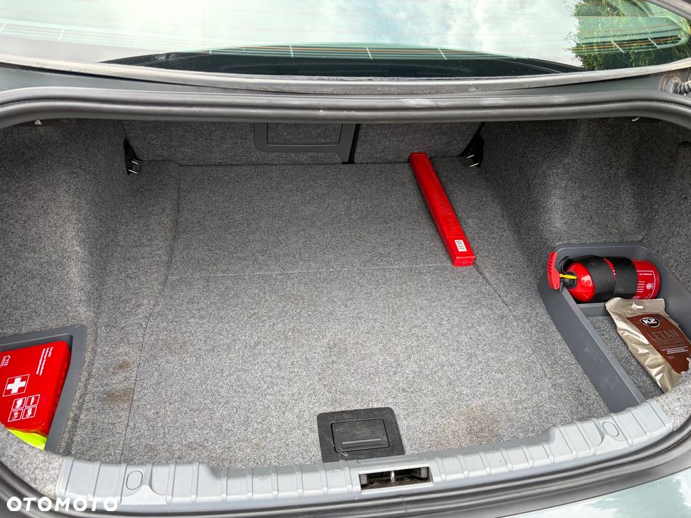 BMW Seria 3 318i - 18