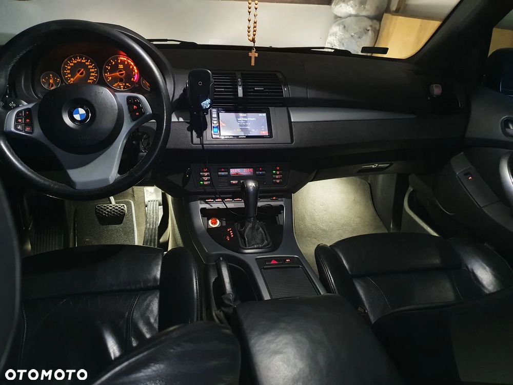 BMW X5 4.8is - 8
