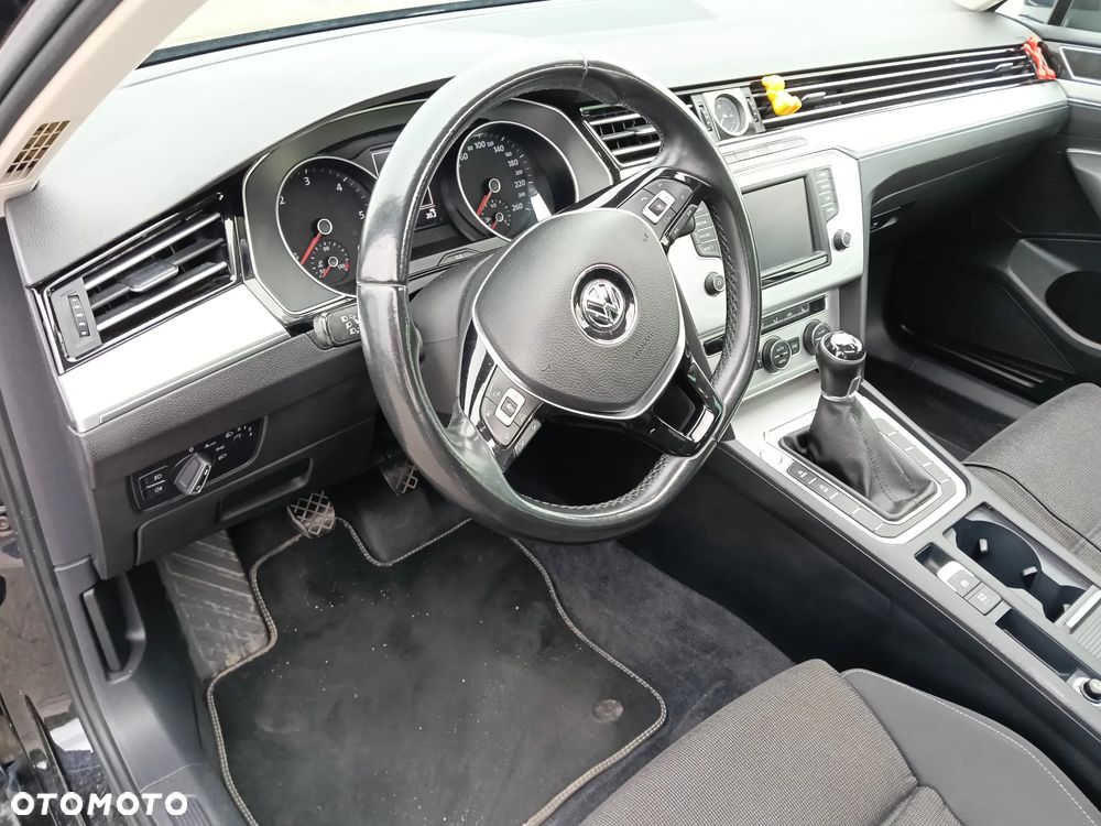 Volkswagen Passat 2.0 TDI (BlueMotion Technology) Comfortline - 22