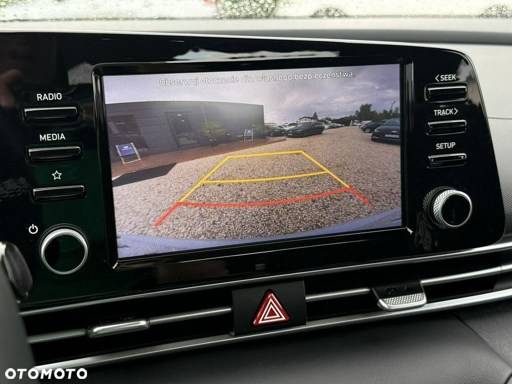 Hyundai Elantra 1.6 Smart CVT - 26