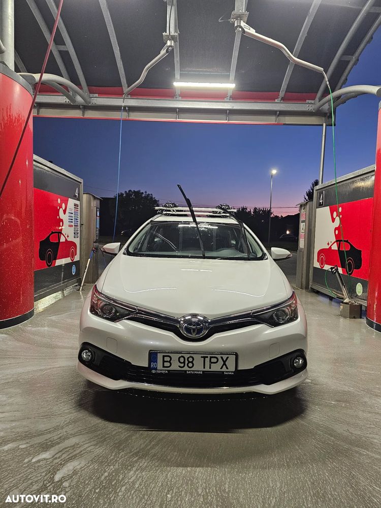 Toyota Auris 1.8 L VVT-i Luna - 2