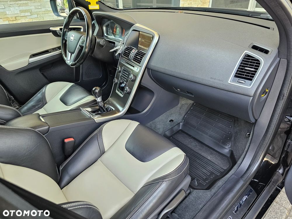 Volvo XC 60 D4 Momentum - 27