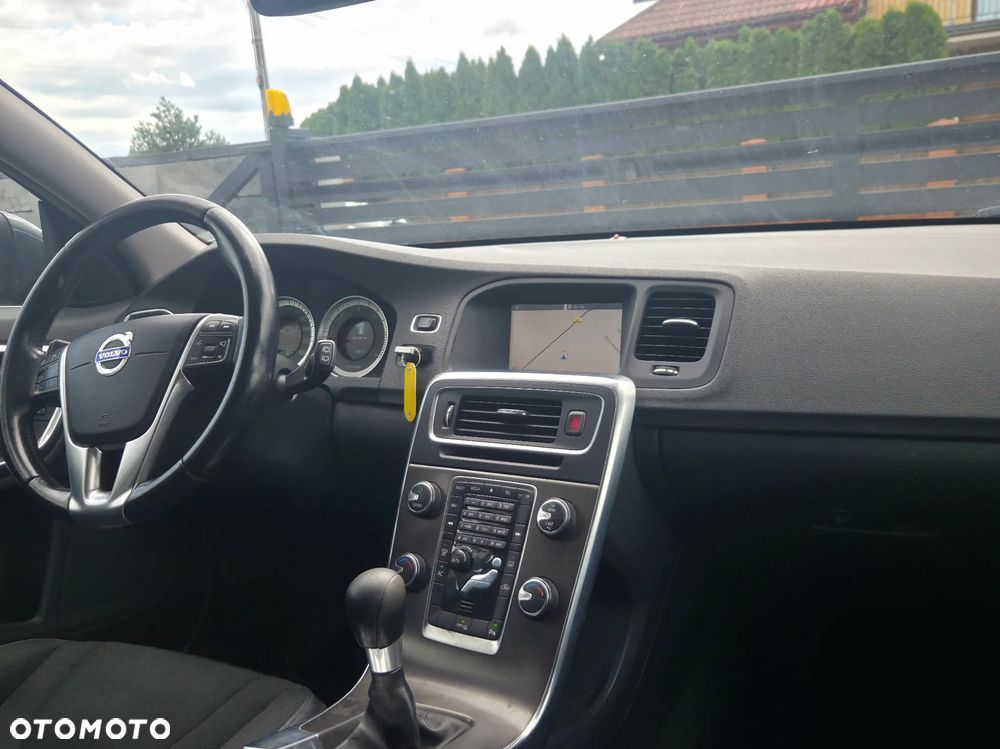 Volvo V60 D3 Momentum - 25