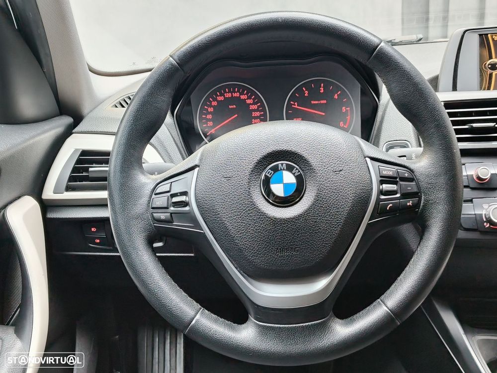 BMW 116 d EfficientDynamics — fotografia 12