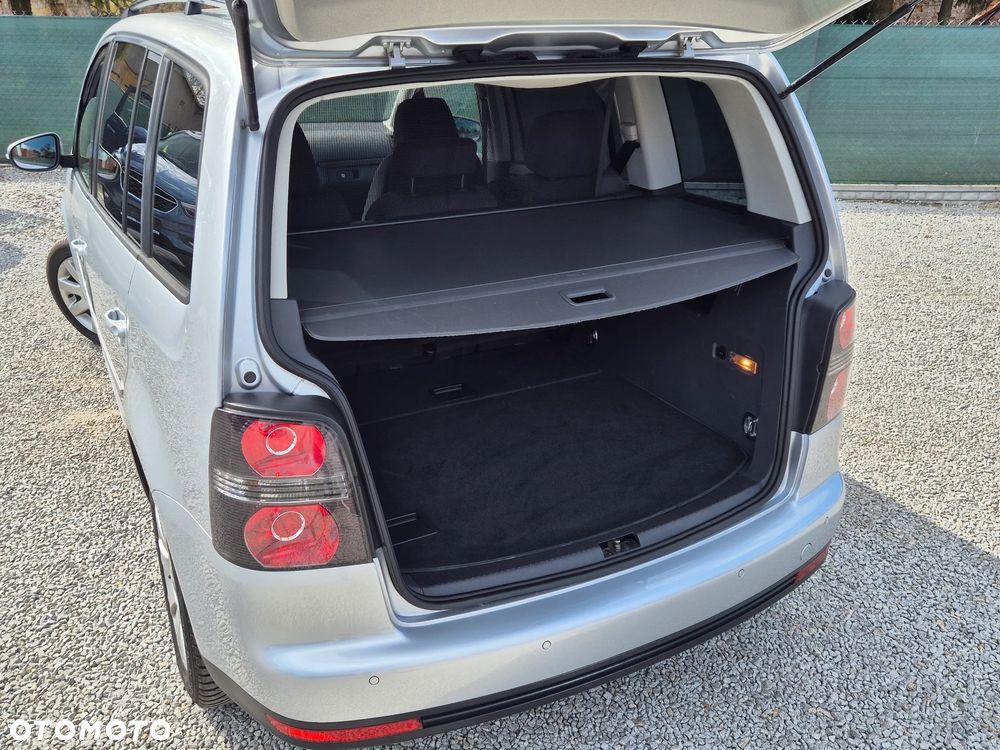 Volkswagen Touran 1.9 TDI DPF DSG Freestyle - 18