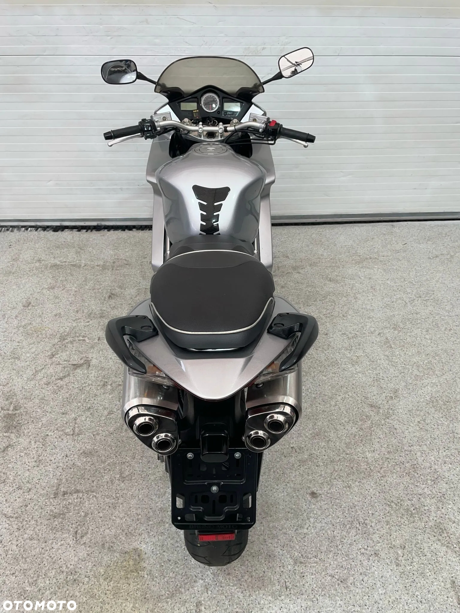 Honda VFR - 27
