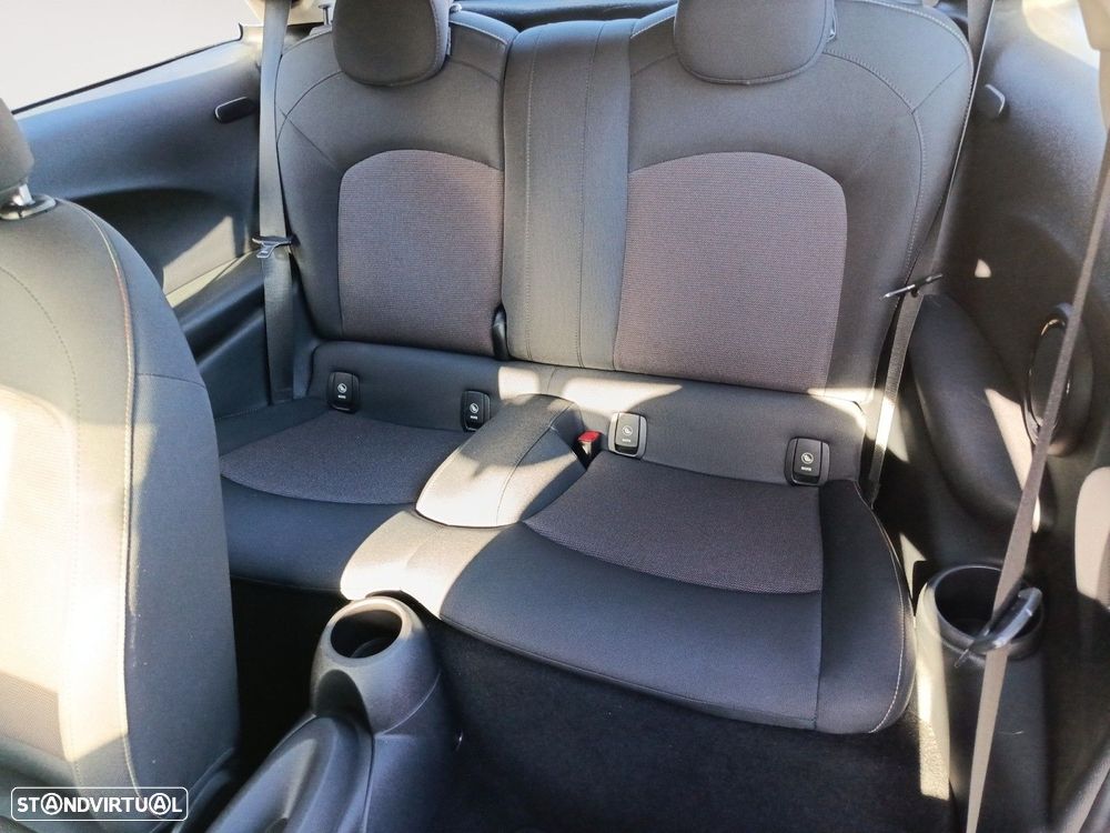 MINI 3 Portas One D - 13