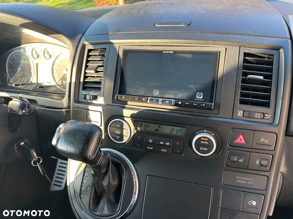 Volkswagen Multivan - 8